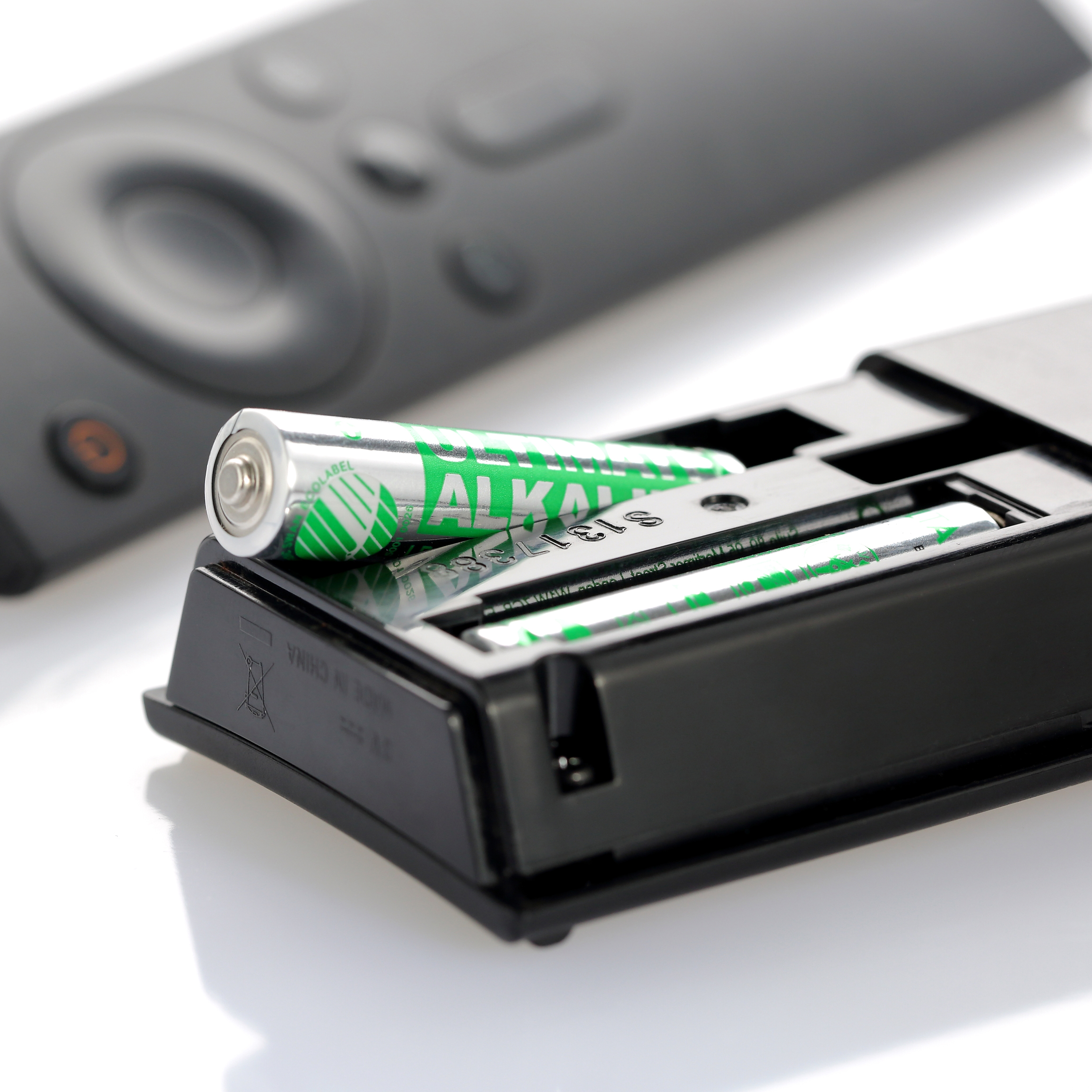 DELTACO Ultimate Alkaline batteries, LR03/AAA size, 100-pack bulk